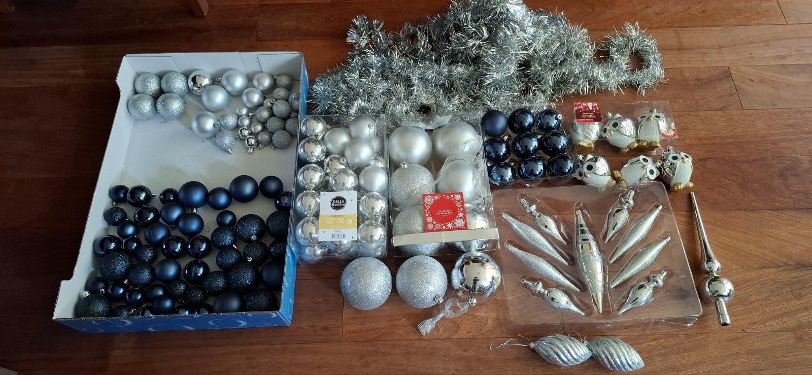 kerstballen + versiering van Kunststof., Diversen, Ophalen of Verzenden