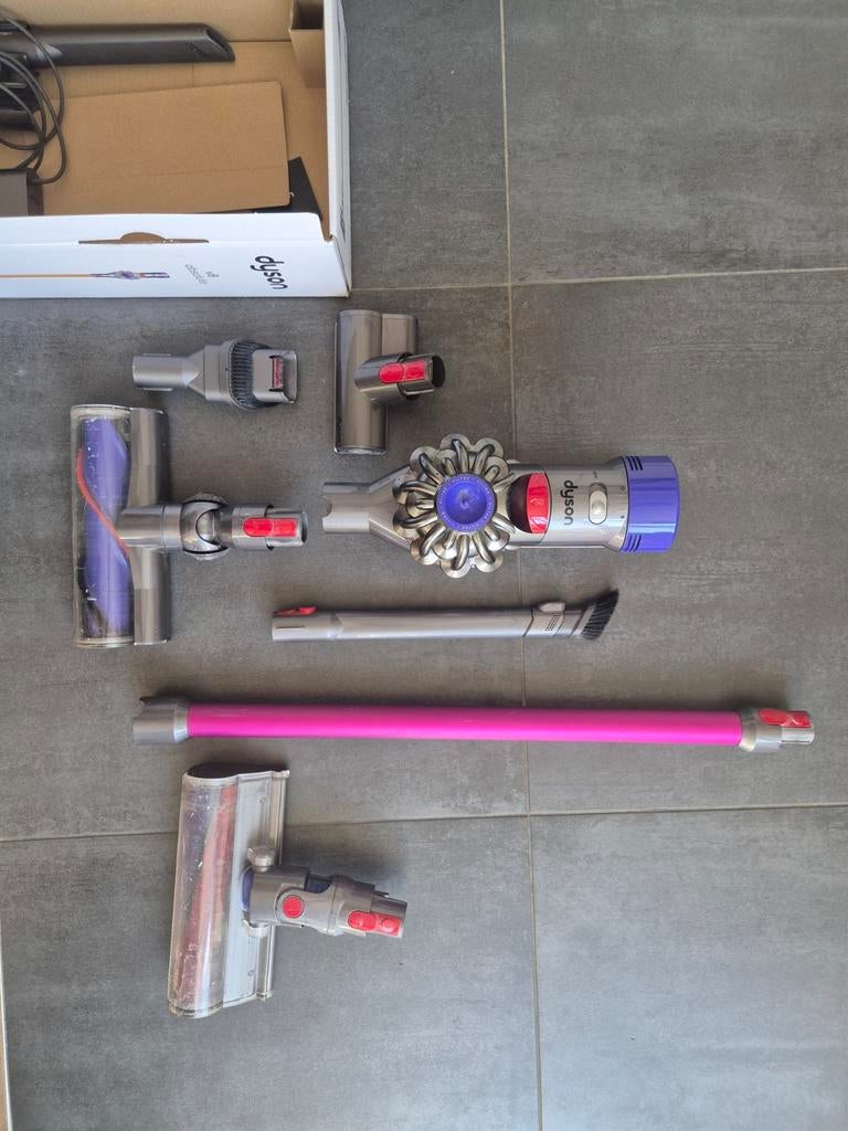 Dyson V7 Absolute draadloze stofzuiger met accessoires, Witgoed en Apparatuur, Stofzuigers, Gebruikt, Stofzuiger, Ophalen of Verzenden