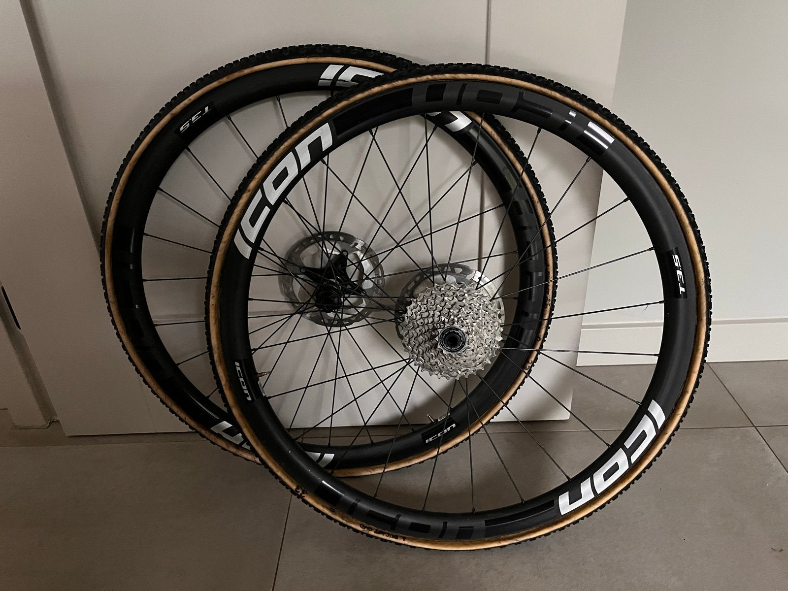 Twee Icon Carbon Cyclocross Wielsets - Grifo & Rhino Tubes, Zo goed als nieuw, Gravelbike, Carbon, Ophalen