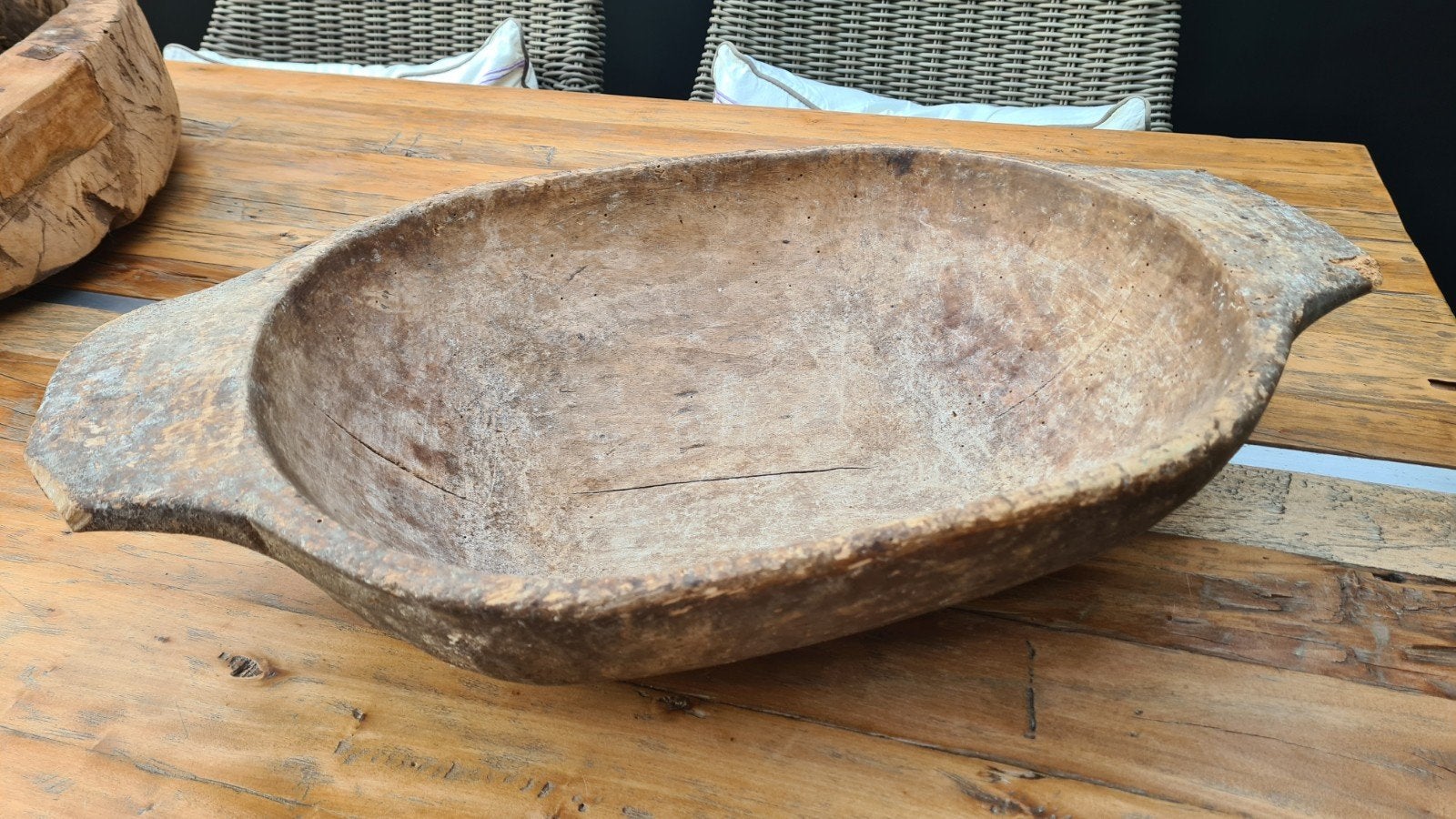 Oude houten trog, Ophalen