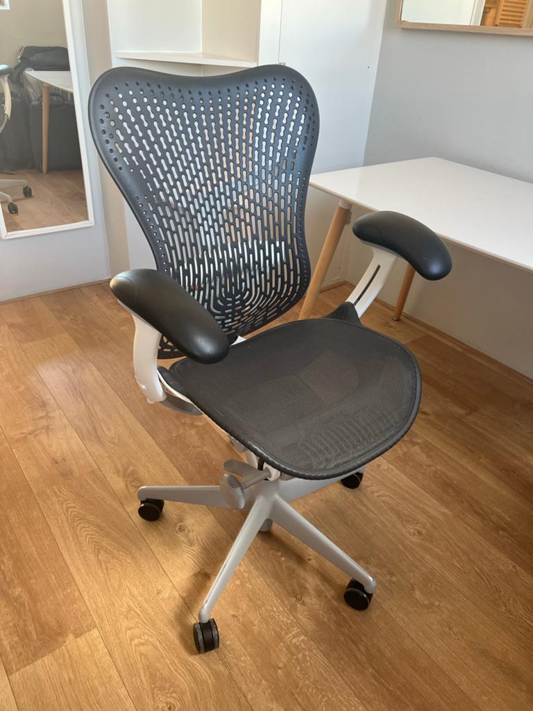 Herman Miller Mirra 2 Triflex bureaustoel – Ergonomisch, Ophalen, Zwart, Zo goed als nieuw, Bureaustoel