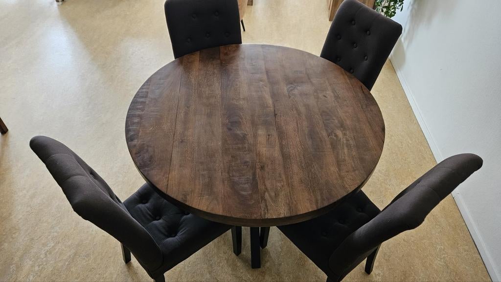 Ronde eettafel met metalen onderstel, Gebruikt, Rond, Industrieel, Modern, Vier personen