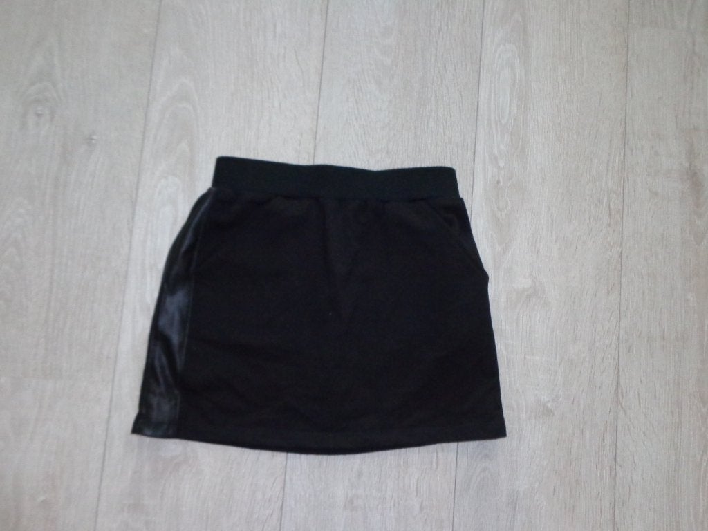 stoer zwart rokje van Knot so Bad, maat 10/140, Kinderen en Baby's, Ophalen of Verzenden, Zo goed als nieuw, Meisje, Jurk of Rok