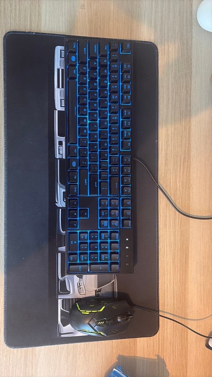 Toetsenbord muis muismat, Toetsenbord en muis-set, Ophalen of Verzenden, Zo goed als nieuw, Qwerty