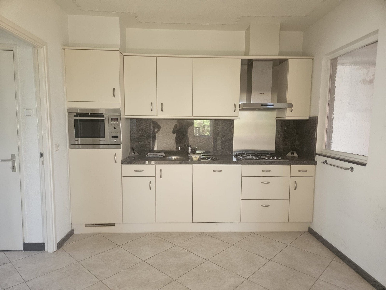 complete keukenwand, Huis en Inrichting, Keuken | Complete keukens, Ophalen, Wit