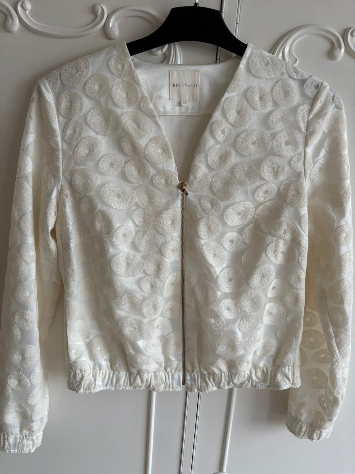 Nieuw crème jasje Betty Barclay maat 34, Overige kleuren, Nieuw, Ophalen of Verzenden, Jasje