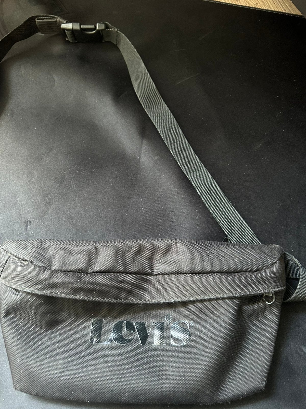 Levi’s tasje, Ophalen of Verzenden, Zo goed als nieuw, Zwart