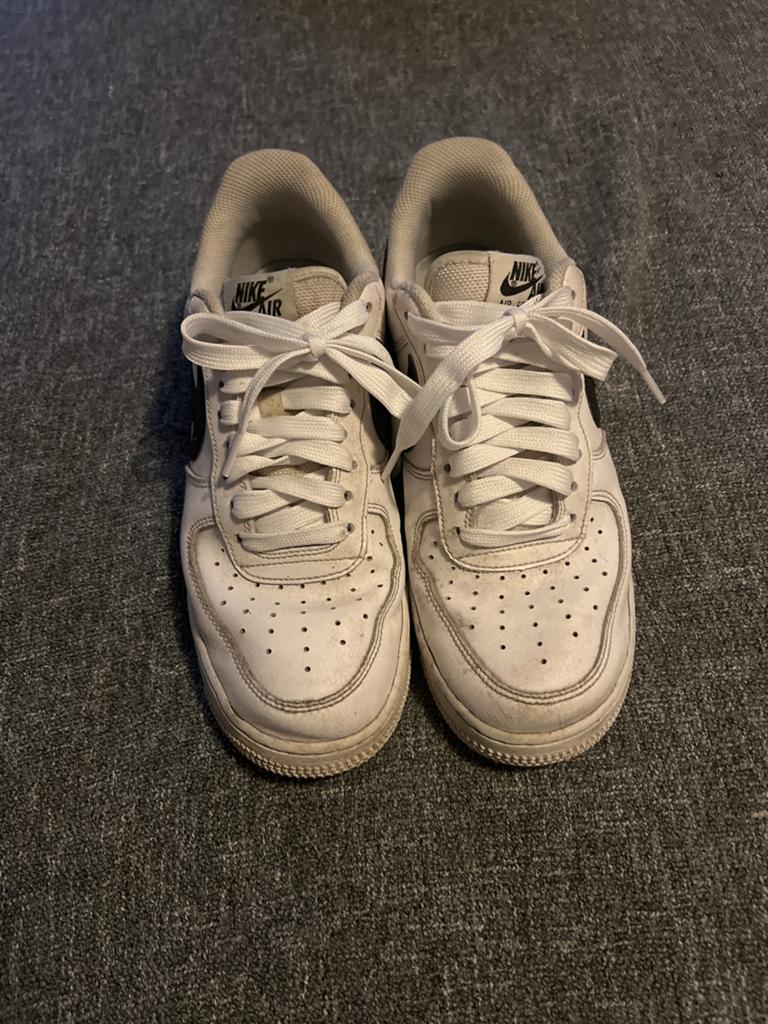 Nike Air Force 1 Low Wit Zwart Sneakers, Kleding | Dames, Schoenen, Wit, Ophalen of Verzenden, Sneakers of Gympen, Gedragen