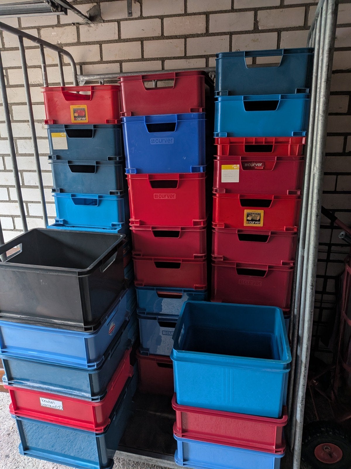 30 originele Curver Unibox stapelkratten. Oerdegelijke, Ophalen, Minder dan 35 cm, Zo goed als nieuw, Minder dan 40 cm