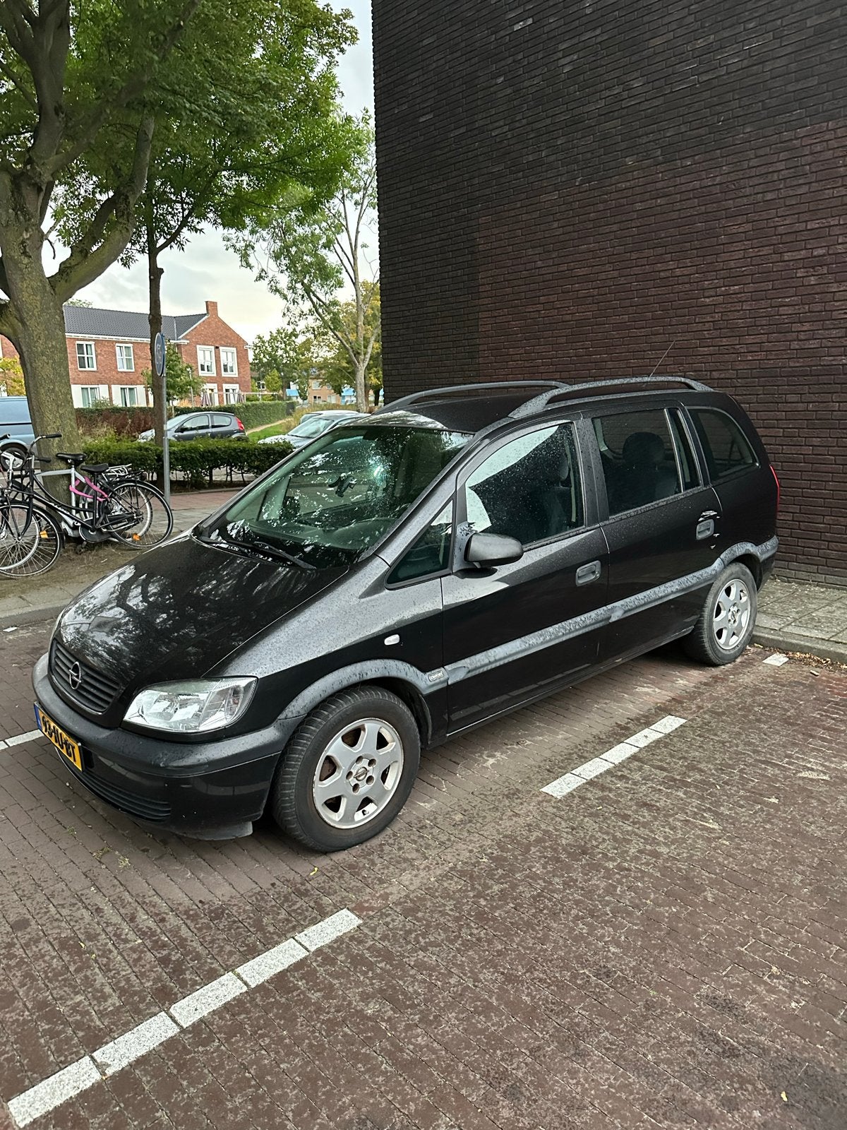 Nette Opel Zafira 1.6 16V Ruime 7-zitter 155173km, 4 cilinders, Zwart, Origineel Nederlands, 1100 kg