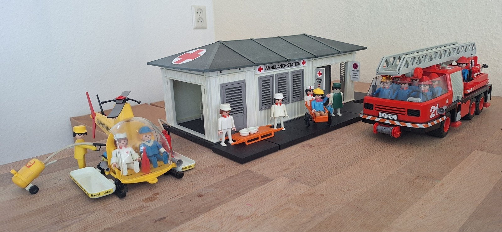 Mooie vintage Playmobil hulpdiensten set, Gebruikt, Complete set, Overige typen, Ophalen of Verzenden