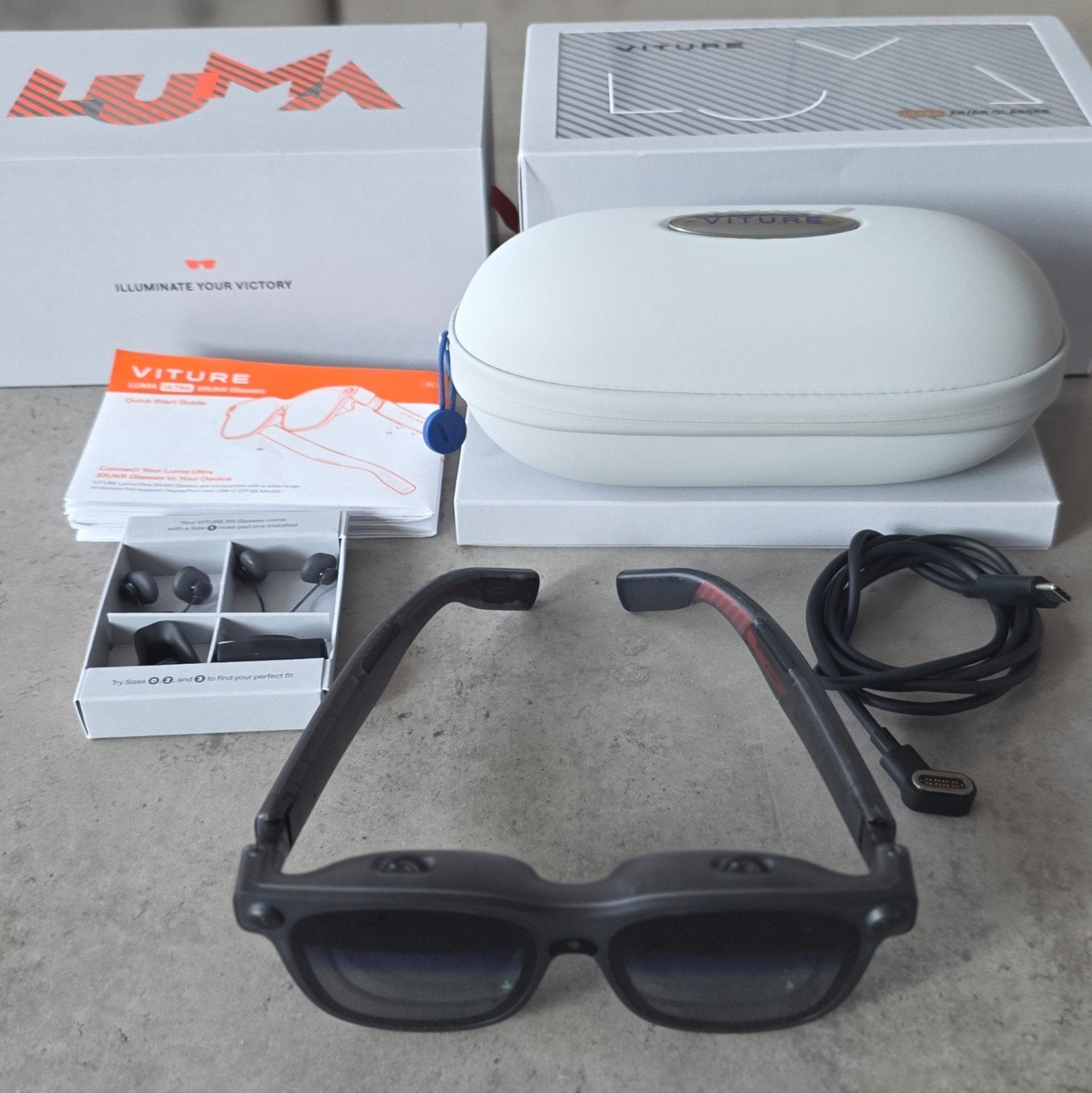 VITURE Luma Ultra XR/AR Bril - Compleet
VITURE Luma Ultra XR, Spelcomputers en Games, Virtual Reality, Ophalen, Zo goed als nieuw