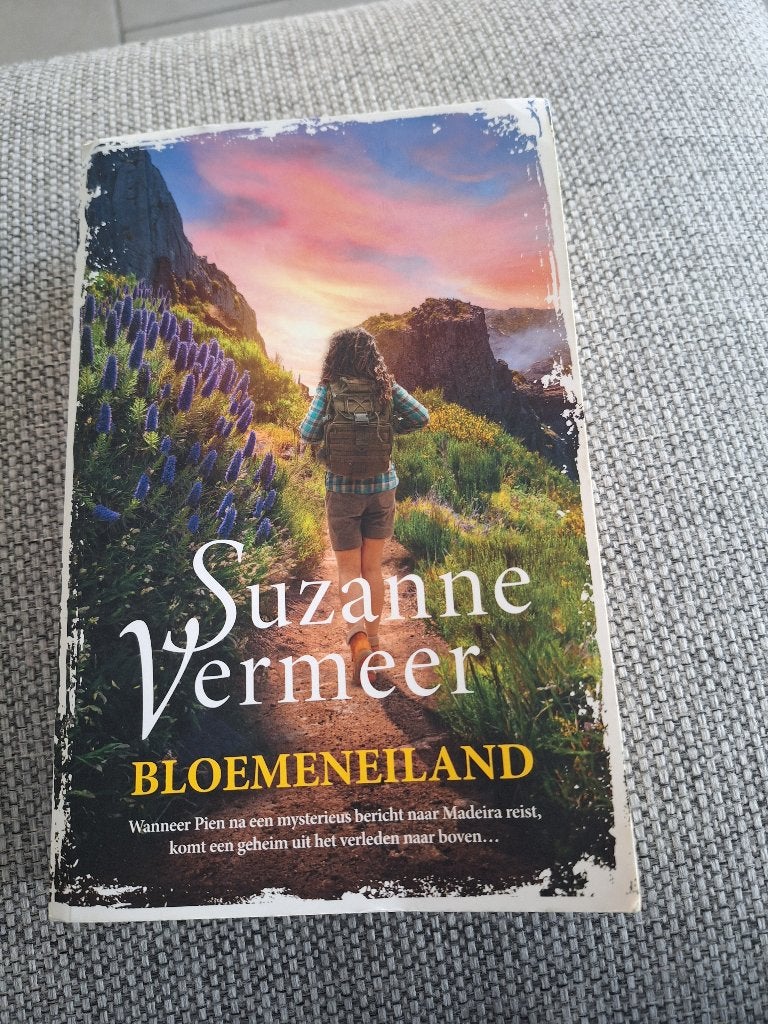 Thriller: Bloemeneiland ( Suzanne Vermeer), Ophalen of Verzenden, Zo goed als nieuw, Suzanne Vermeer