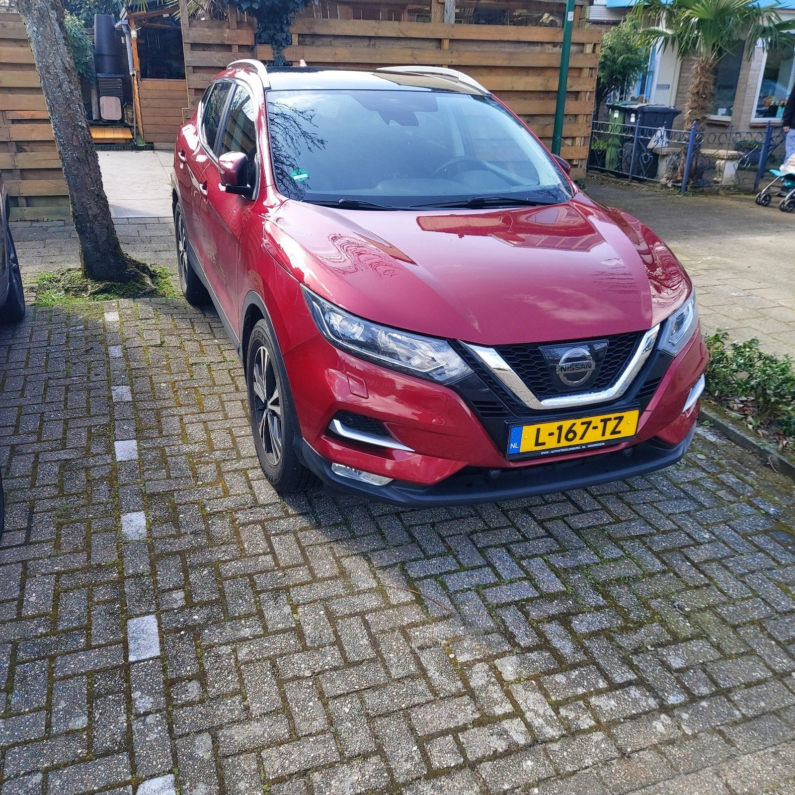 Nissan Qashqai 1.2 Dig-t 85KW 2WD 2017 Rood, Auto's, Voorwielaandrijving, Euro 6, 4 cilinders, 1200 kg