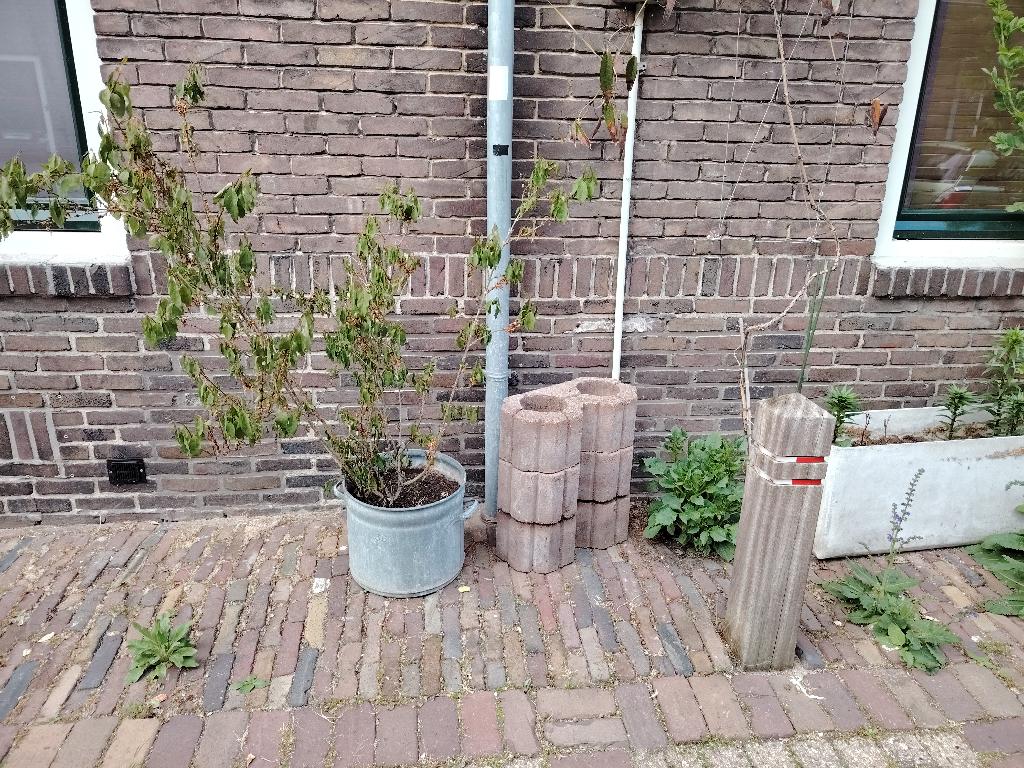Gratis: stenen bloembakken / borderstenen / muurelementen, Tuin en Terras, Ophalen, Steen, Gebruikt, Minder dan 30 cm