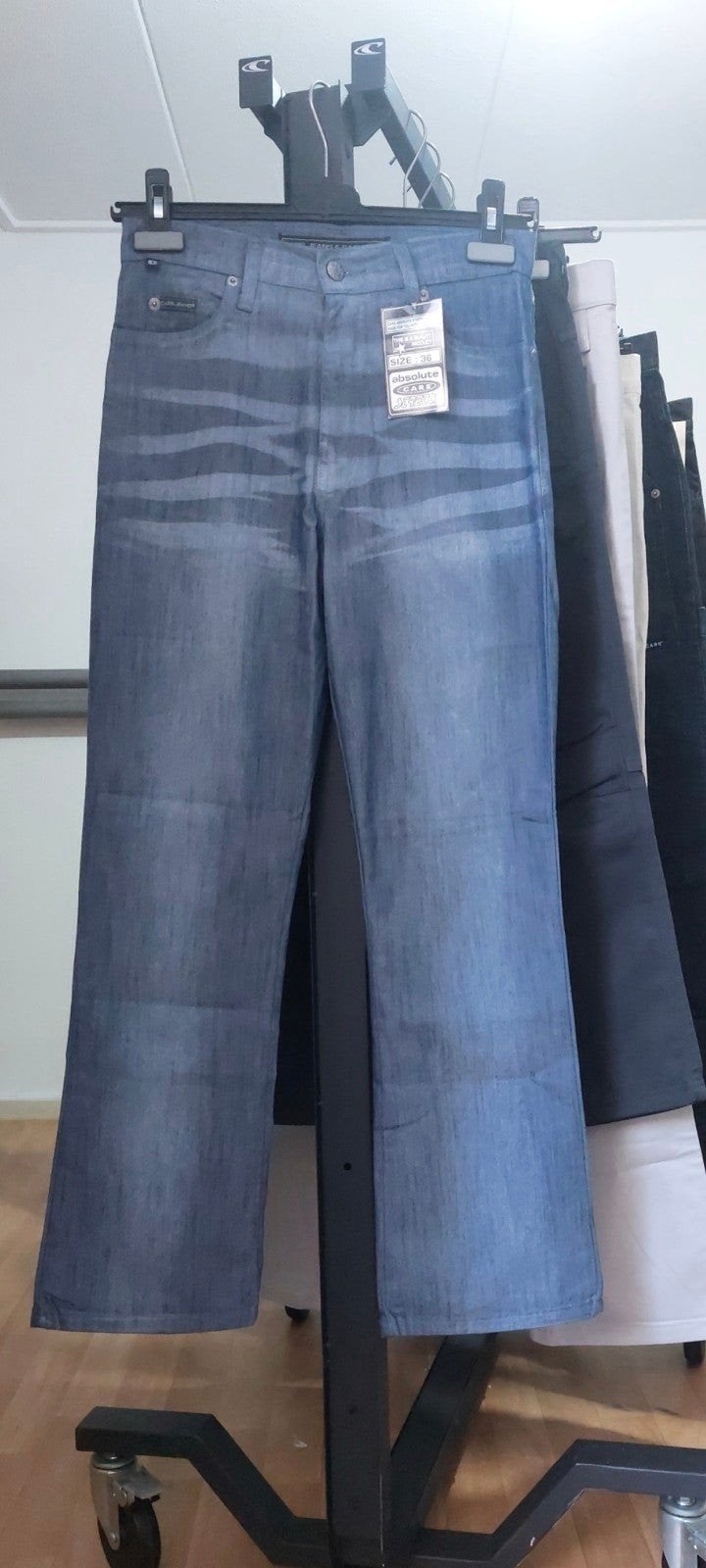 Partij verkopen! Diverse Cars Jeans
84 stuks voor €840, Kleding | Dames, Spijkerbroeken en Jeans, Overige kleuren, Overige jeansmaten