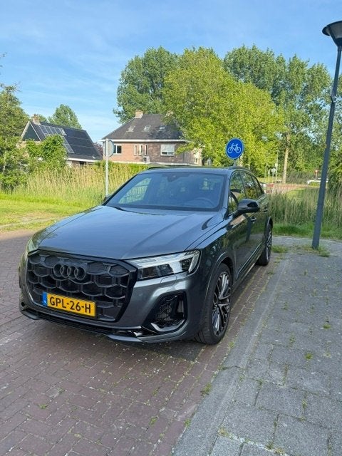 Audi Q7 60 Tfsi e 490pk Quattro Tiptronic 2024 Grijs, Automaat, Zwart, 2995 cc, 340 pk