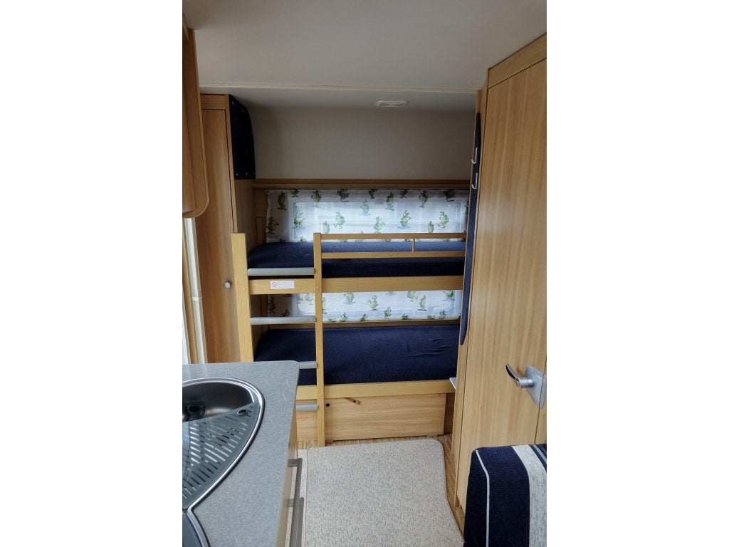 Dethleffs Camper 500 TK 2012 Stapelbedden Voortent 1700 KG, Schokbreker, Bedrijf, Treinzit, Dwarsbed