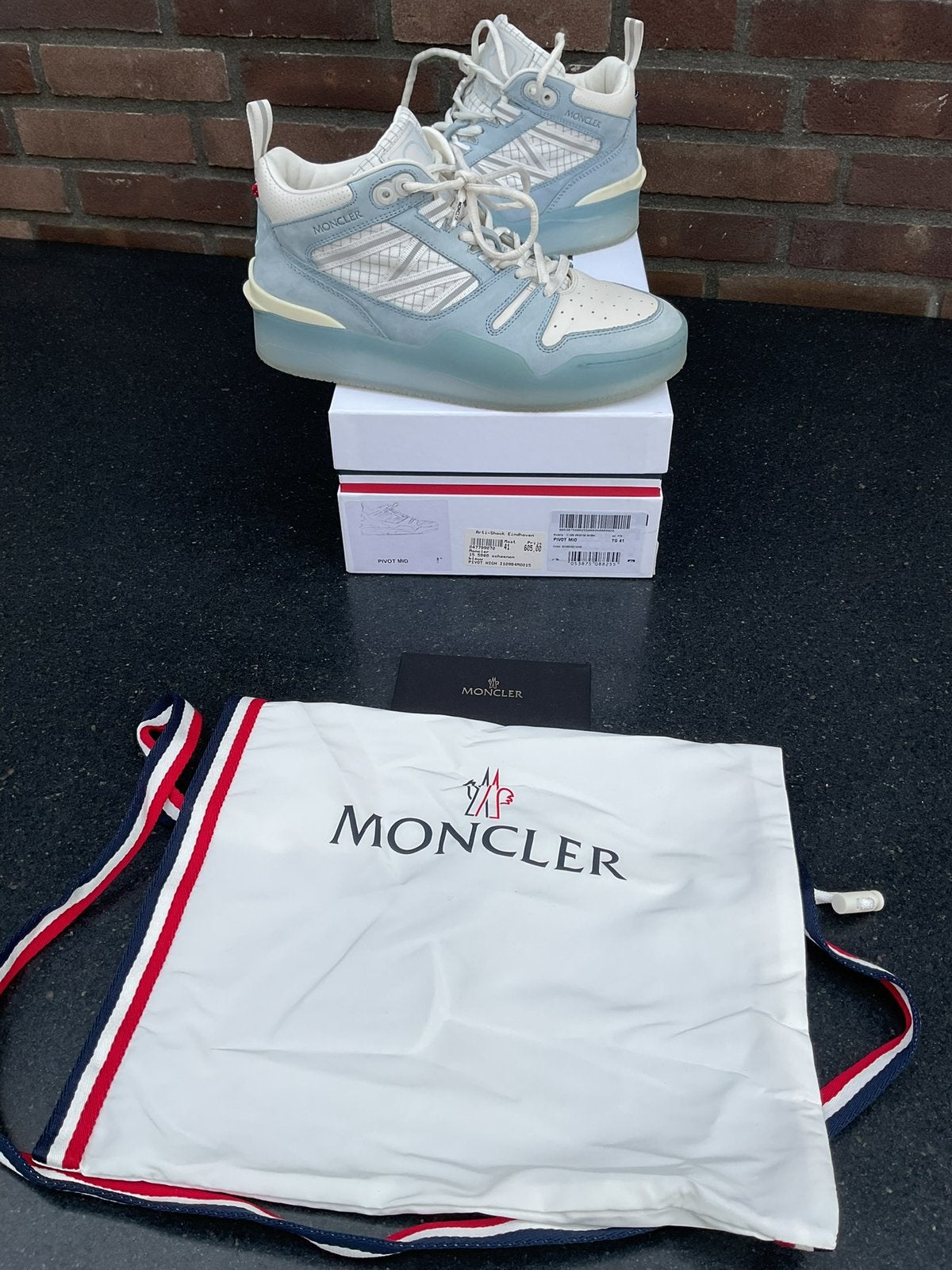 Moncler sneakers maat 41, Wit, Ophalen of Verzenden, Sneakers of Gympen, Zo goed als nieuw