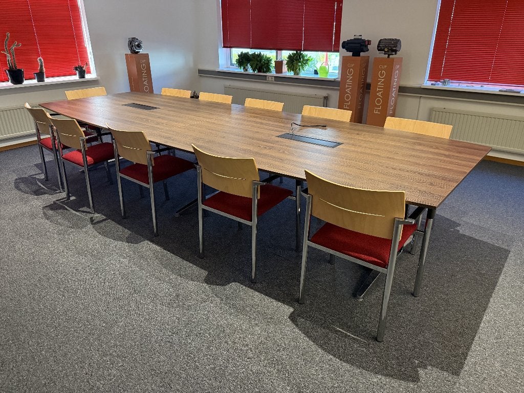 Grote vergadertafel Wiesner Hager met 11 stoelen, Ophalen, Overige typen, Onbekend@voorbeeld.com, Wiesner Hager