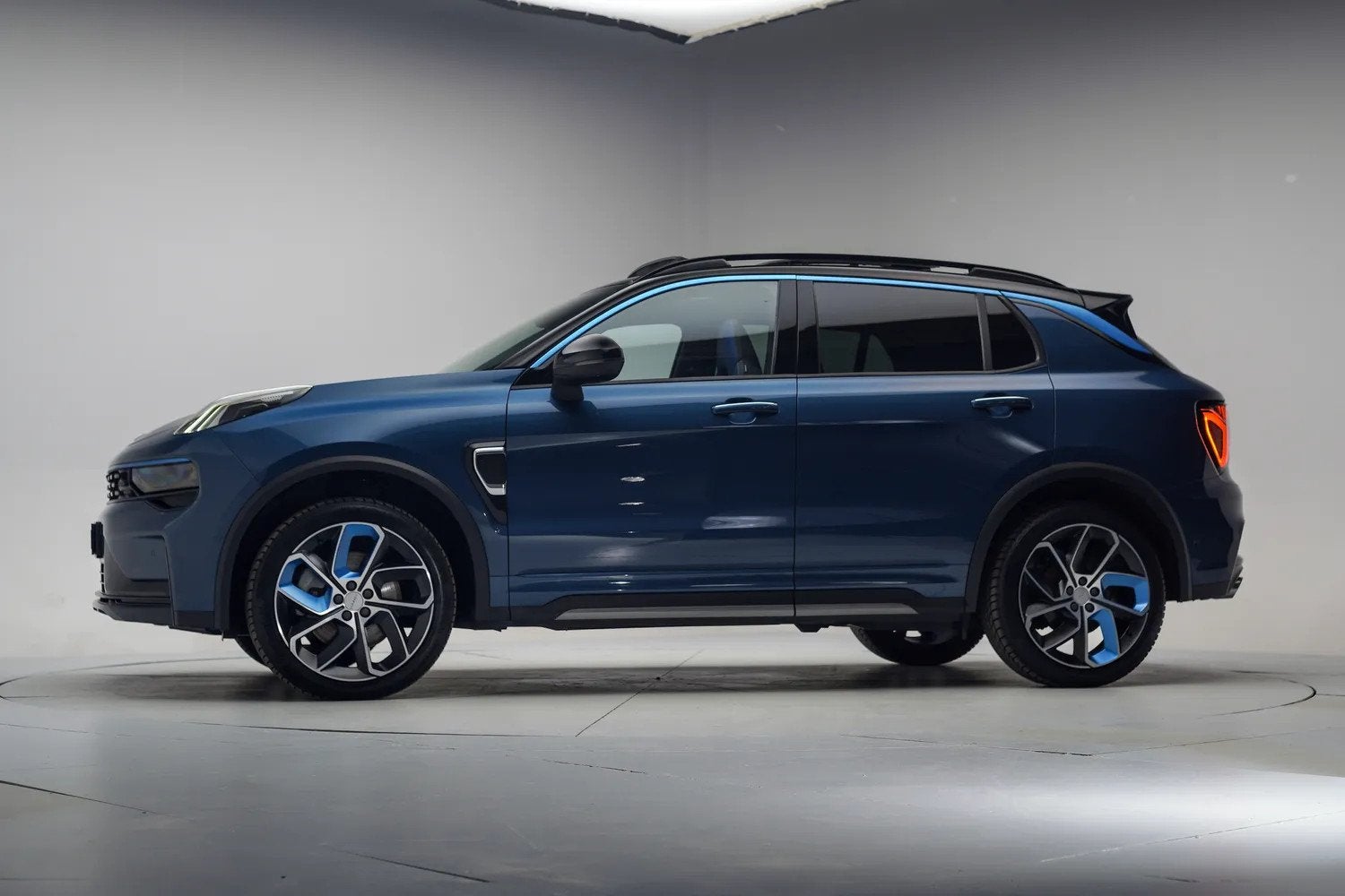 Lynk & Co 01 1.5 PHEV [ Zwarte hemel Panorama 360°-Camera K, Auto's, Automaat, Adaptive Cruise Control, Blauw, Bedrijf