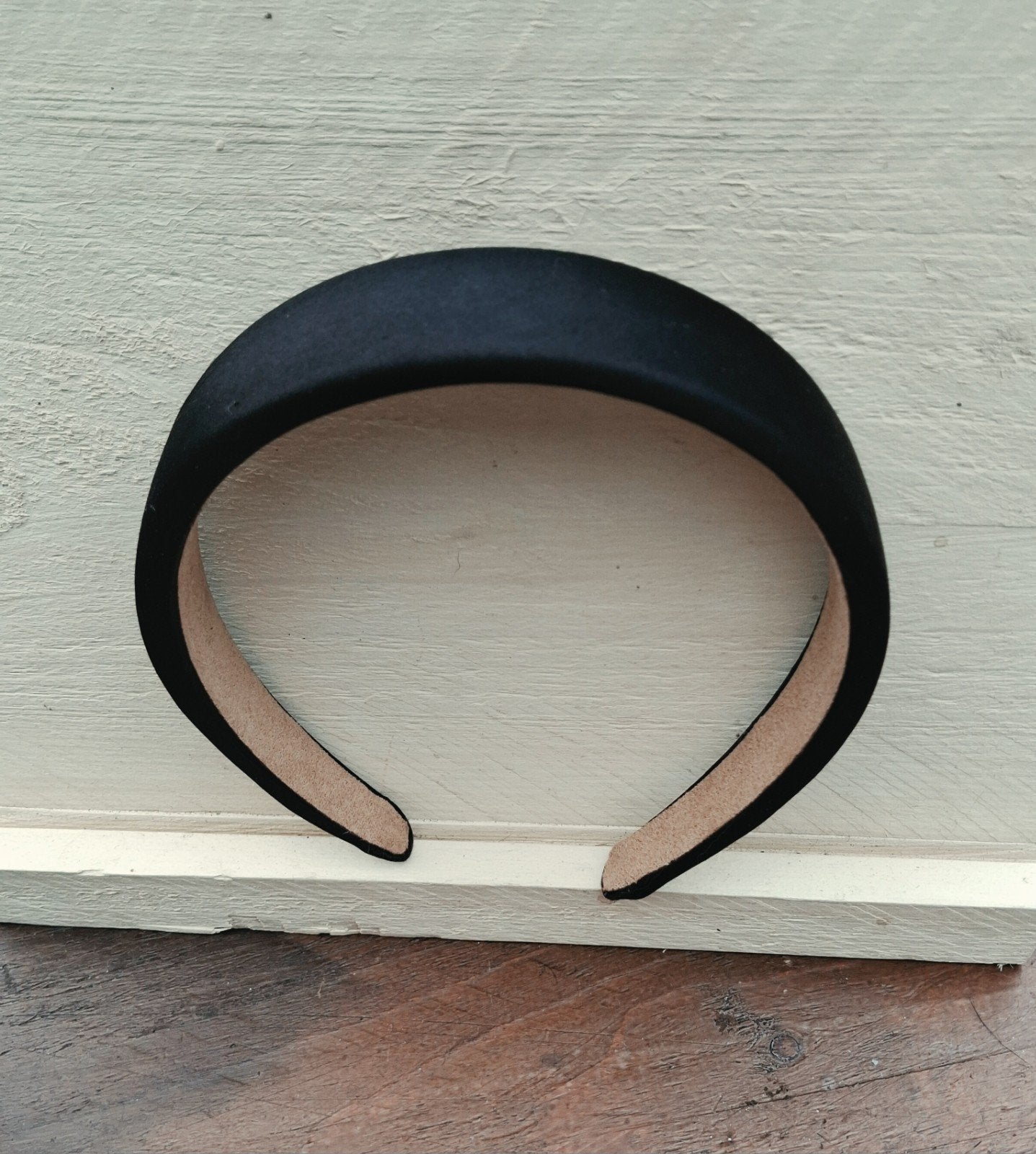 Elegante Brede Zwarte Haarband / Diadeem (Satijn-look), Sieraden, Tassen en Uiterlijk, Overige Accessoires, Ophalen of Verzenden