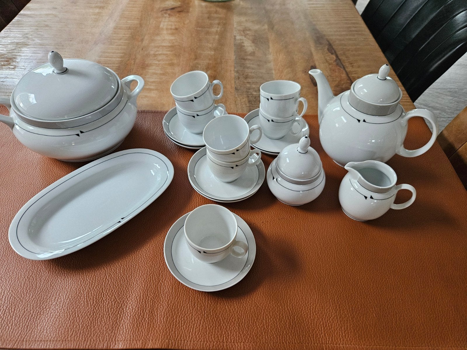 Eschenbach Bavaria-Germany servies - 12-delig, Ophalen of Verzenden, Zo goed als nieuw, Porselein, Overige stijlen