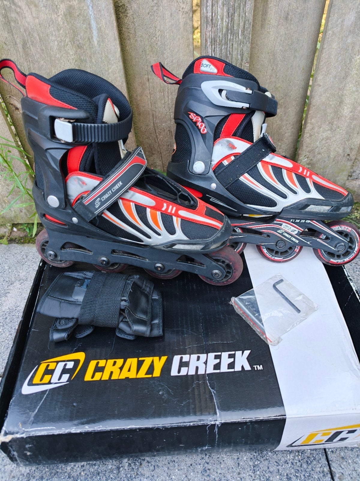 Crazy Creek Inline Skates SP100 + bescherming en sleutel, Verstelbaar, Kinderen, Zo goed als nieuw, Inline skates 4 wielen