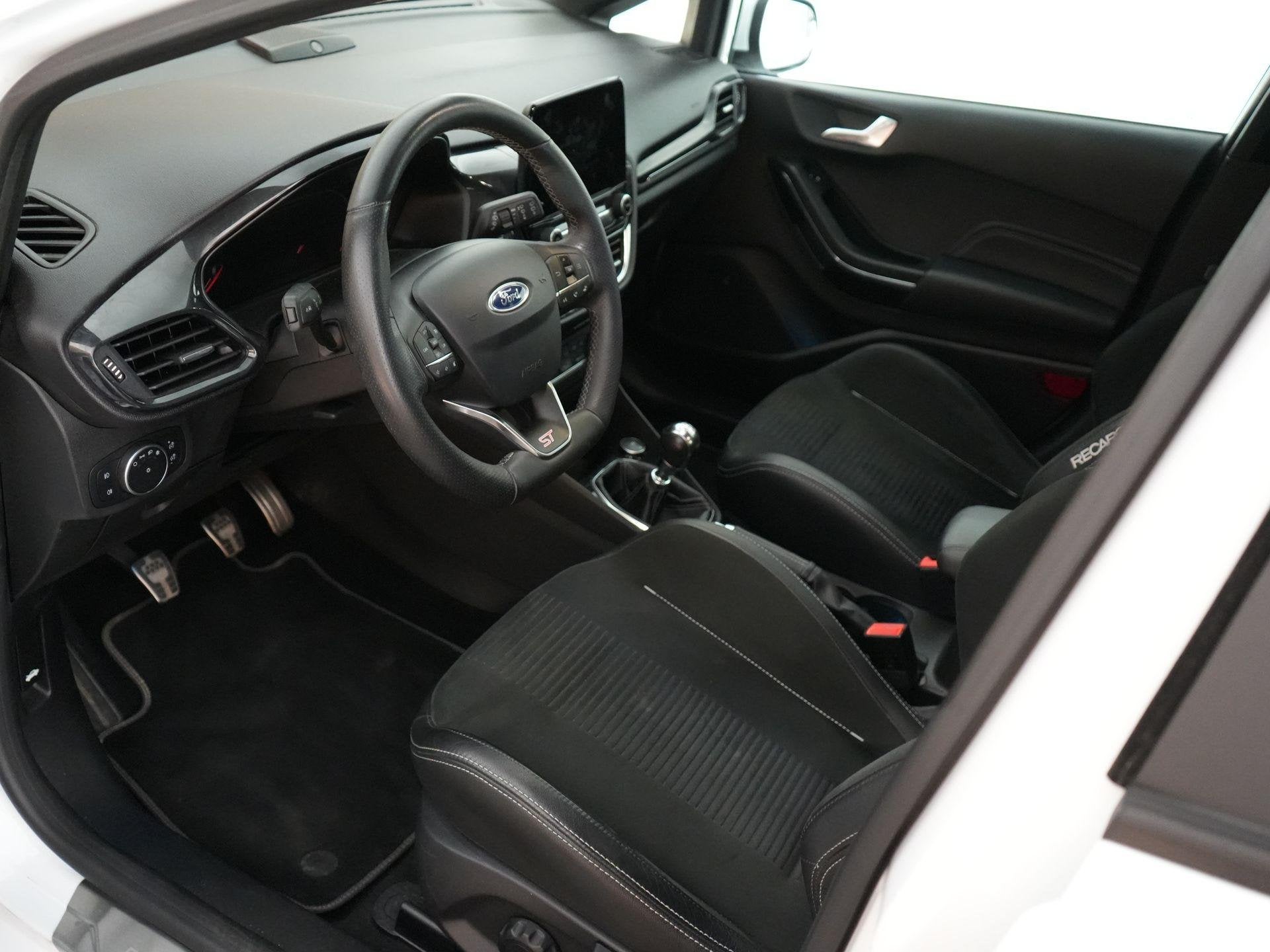 Ford Fiesta ST-3 1.5 200pk |B&O|Apple Carplay|LED-koplampen|, Voorwielaandrijving, 1188 kg, Leder en Stof, Wit