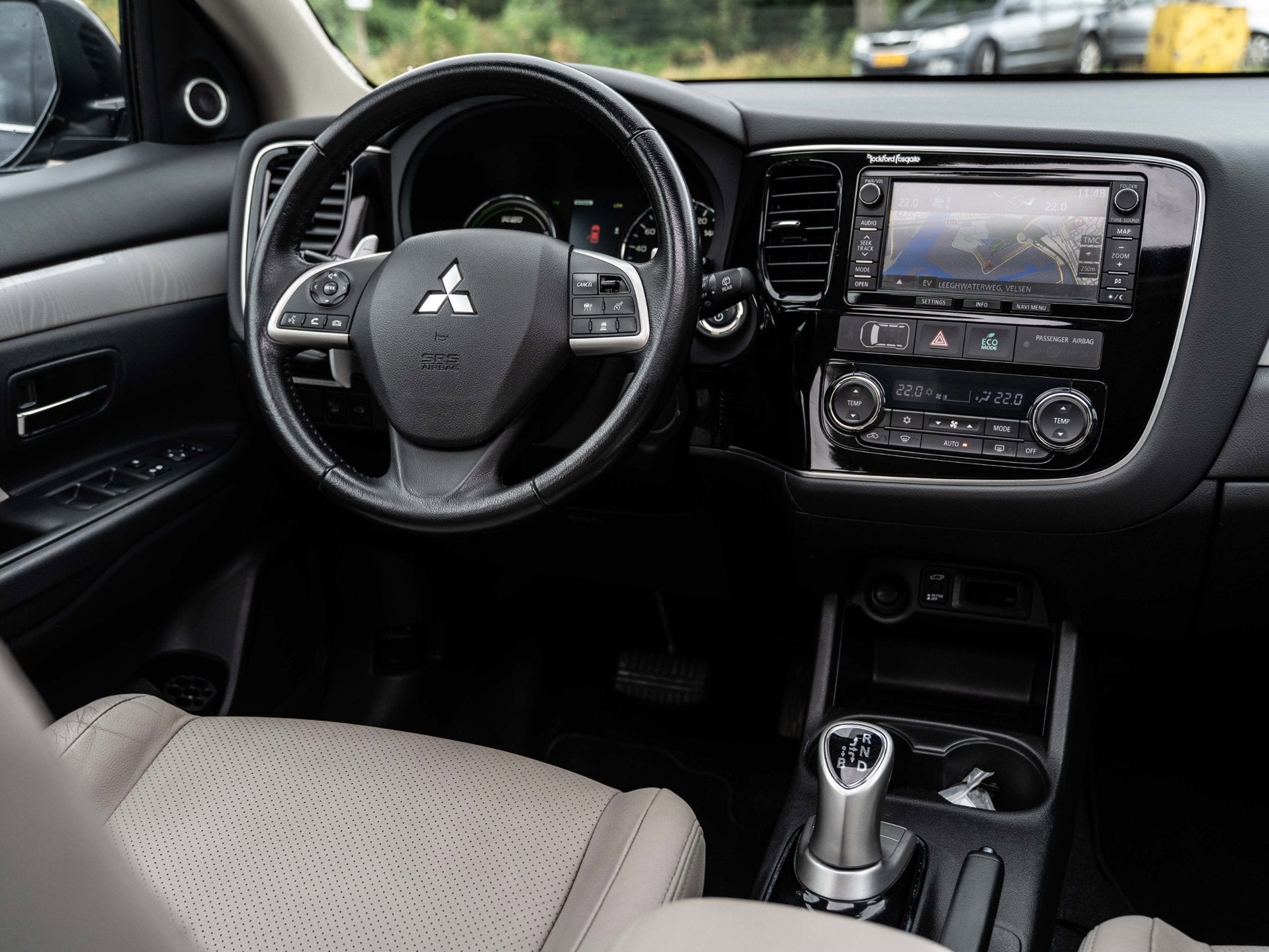 Mitsubishi Outlander 2.0 PHEV Instyle + | X-LINE | AUTOMAAT, Auto's, 4 cilinders, Zwart, Vierwielaandrijving, SUV of Terreinwagen