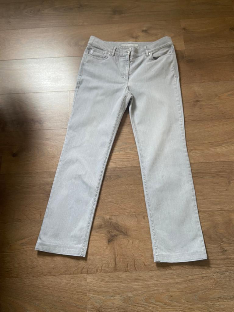 Lichtgrijze jeans enkelvrij van Zerres maat 40, Ophalen of Verzenden, Zo goed als nieuw, Grijs, W30 - W32 (confectie 38/40)