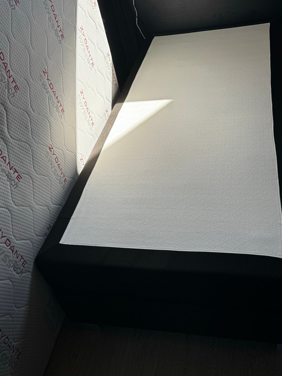 Zwart tweepersoons boxspring izgst, Ophalen, Zwart, Tweepersoons, Zo goed als nieuw
