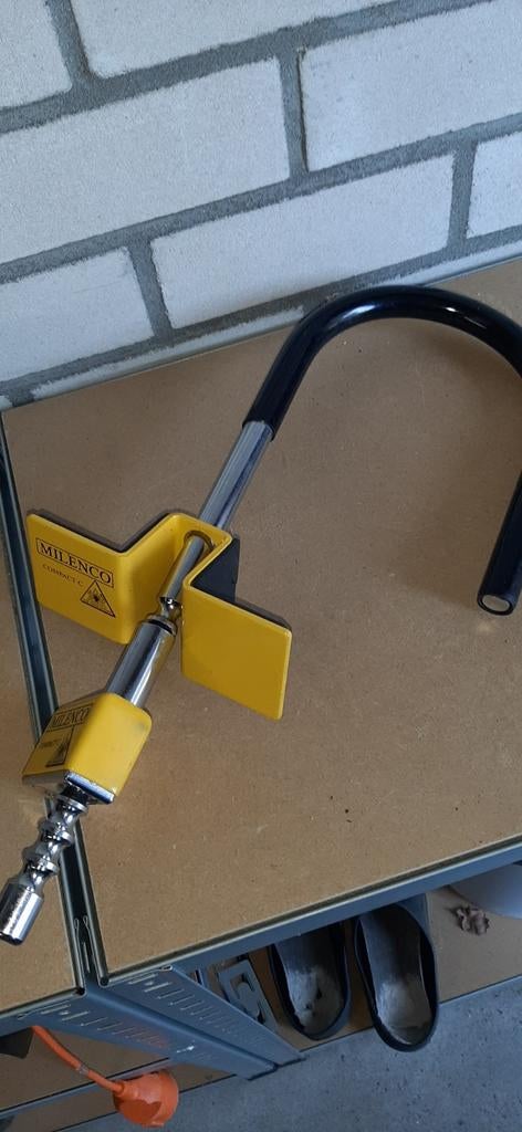 Milenco Compact C wielklem - caravan/aanhanger beveiliging, Auto diversen, Anti-diefstal, Ophalen of Verzenden, Gebruikt