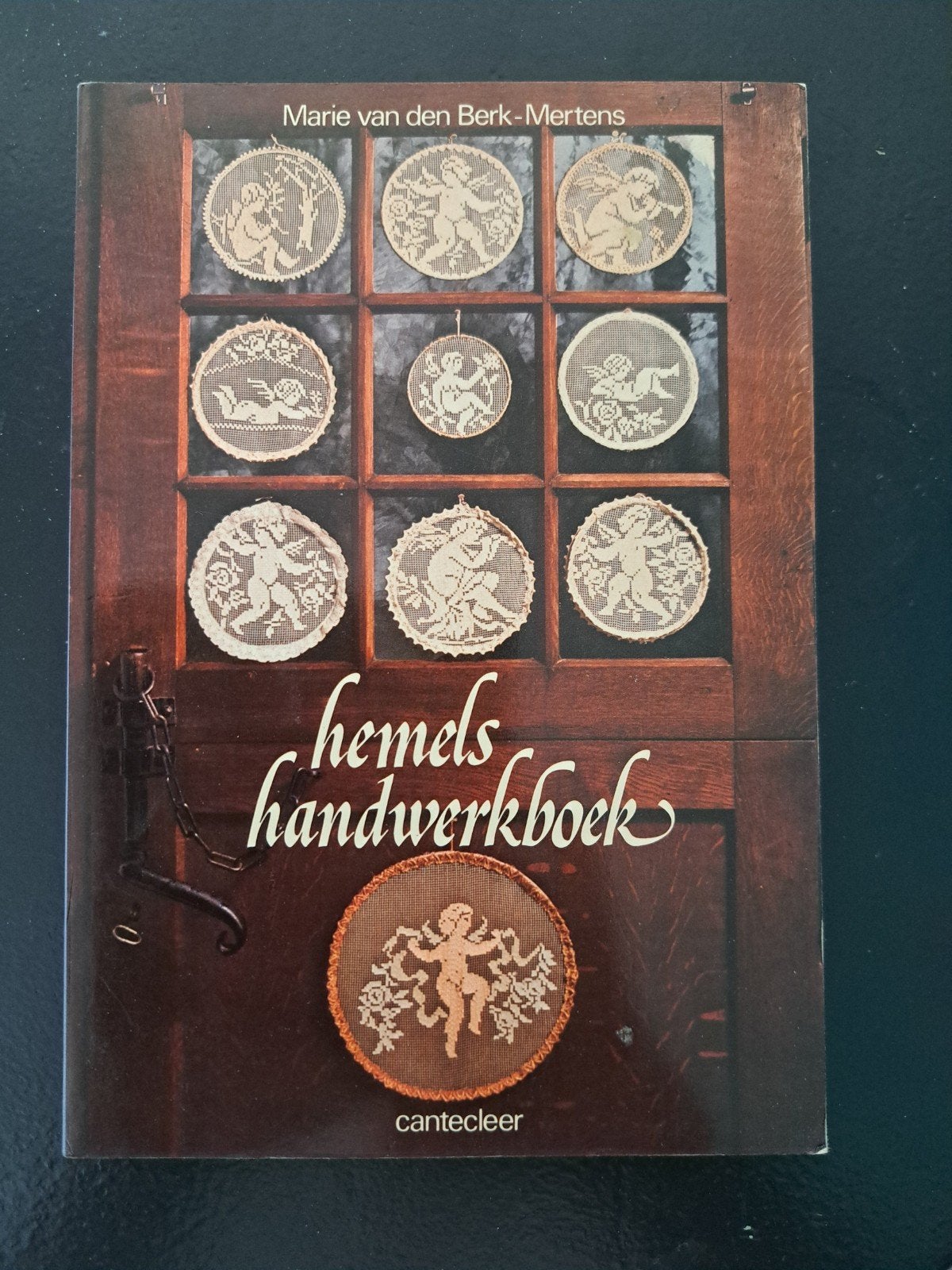 Hemels Handwerkboek - Engelen, guirlandes, bloemen, Hobby en Vrije tijd, Ophalen of Verzenden, Zo goed als nieuw, Haken, Patroon of Boek