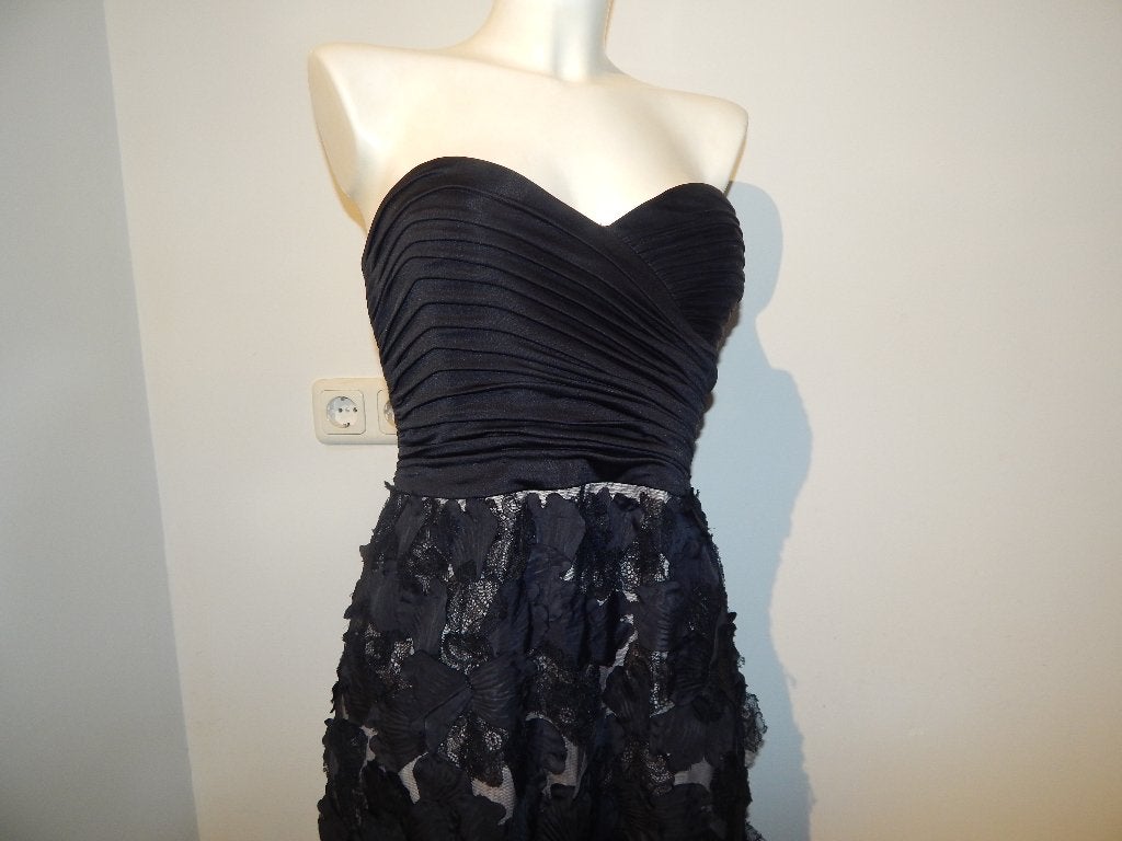 BCBG Max Azria cocktail jurk rok stoffen bloemetjes 40, Maat 38/40 (M), Verzenden, Zwart, Bcbg maxazria