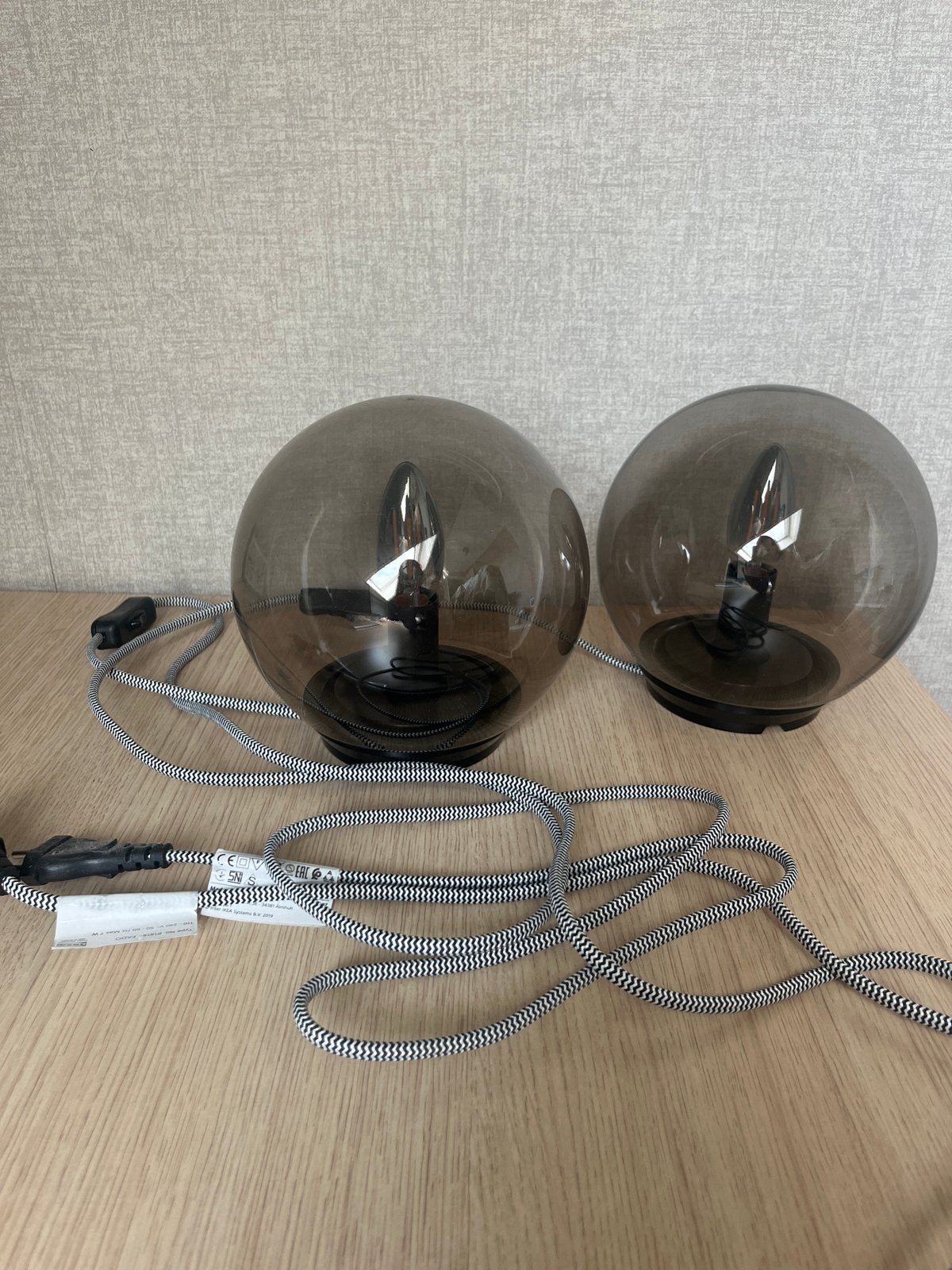Set van 2 moderne nachtlampjes met rookglas, Huis en Inrichting, Ophalen, Met schakelaar, Nachtlamp, Zwart