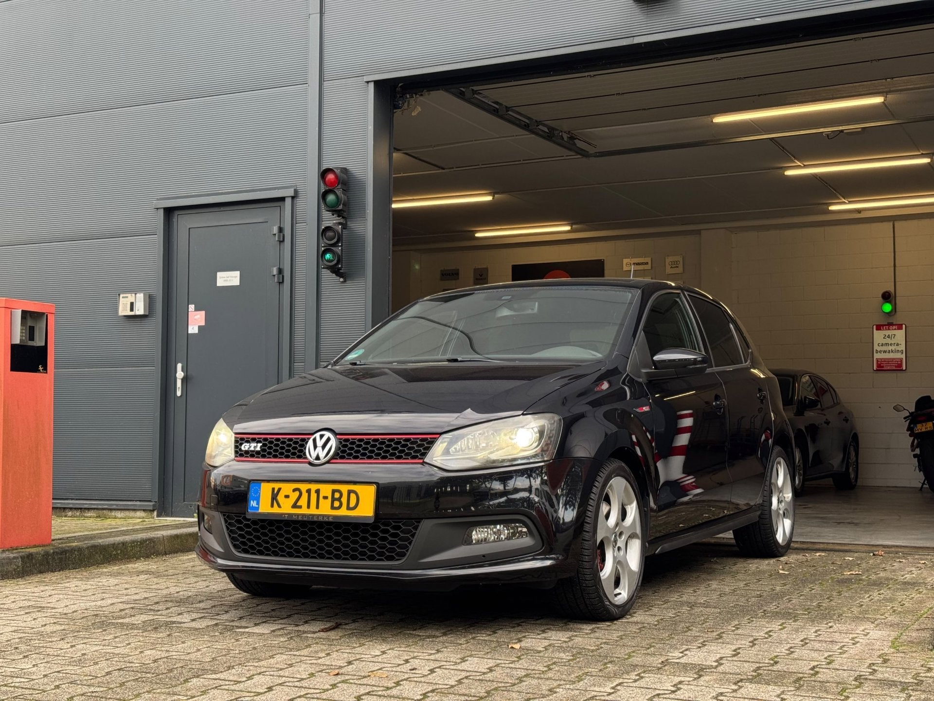 Volkswagen Polo 1.4 TSI GTI / PANO / XENON / STOELVERW / CRU, Euro 5, Stof, 4 cilinders, Met garantie (alle)