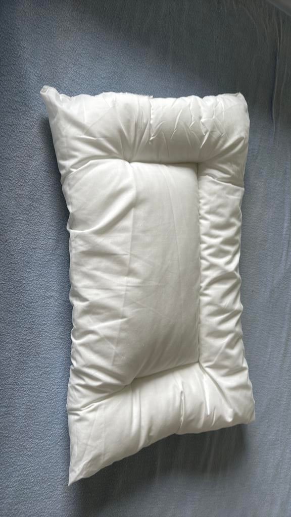 Ikea kinderkussen, Ophalen, Zo goed als nieuw, Wit, Jongetje of Meisje