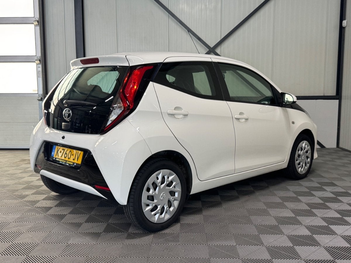 Toyota Aygo 1.0 VVT-i Automaat | X-Play 5-Drs | Airco | Came, Automaat, Gebruikt, Euro 6, LED verlichting