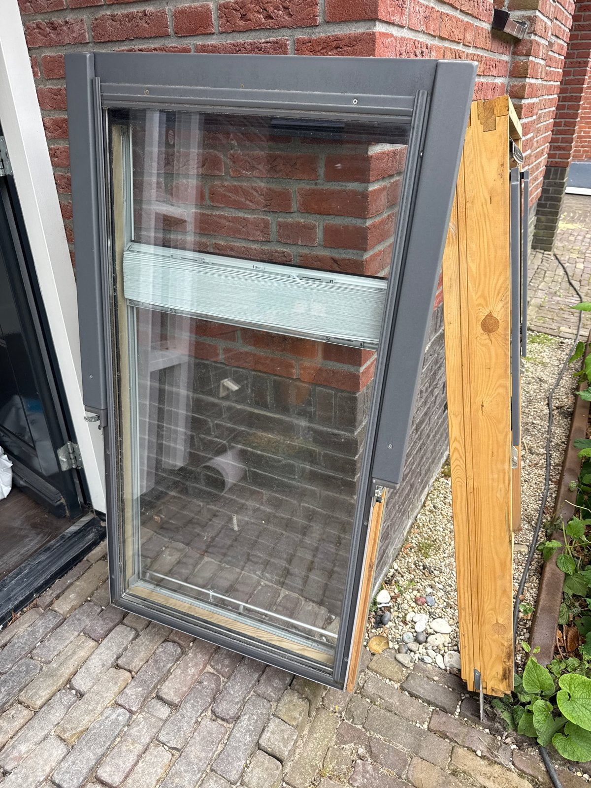 Velux dakraam 78x140 met ingebouwd luxaflex, Ophalen, Gebruikt, Minder dan 80 cm, 120 tot 160 cm
