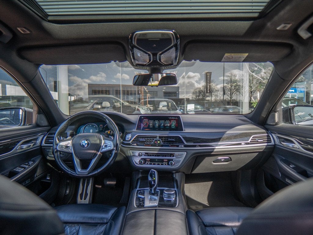 BMW 7 Serie 740e iPerformance M-Sport | Schuifdak | 360  c, 1998 cc, 4 cilinders, 648 km, 150 min