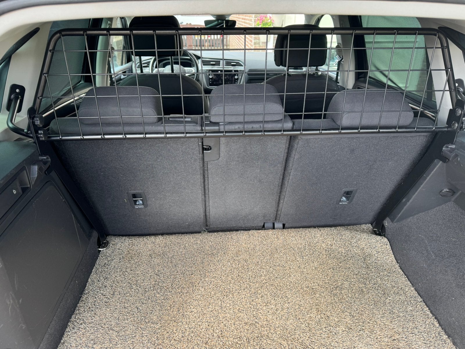 Hondenrek VW Tiguan, Ophalen, Zo goed als nieuw