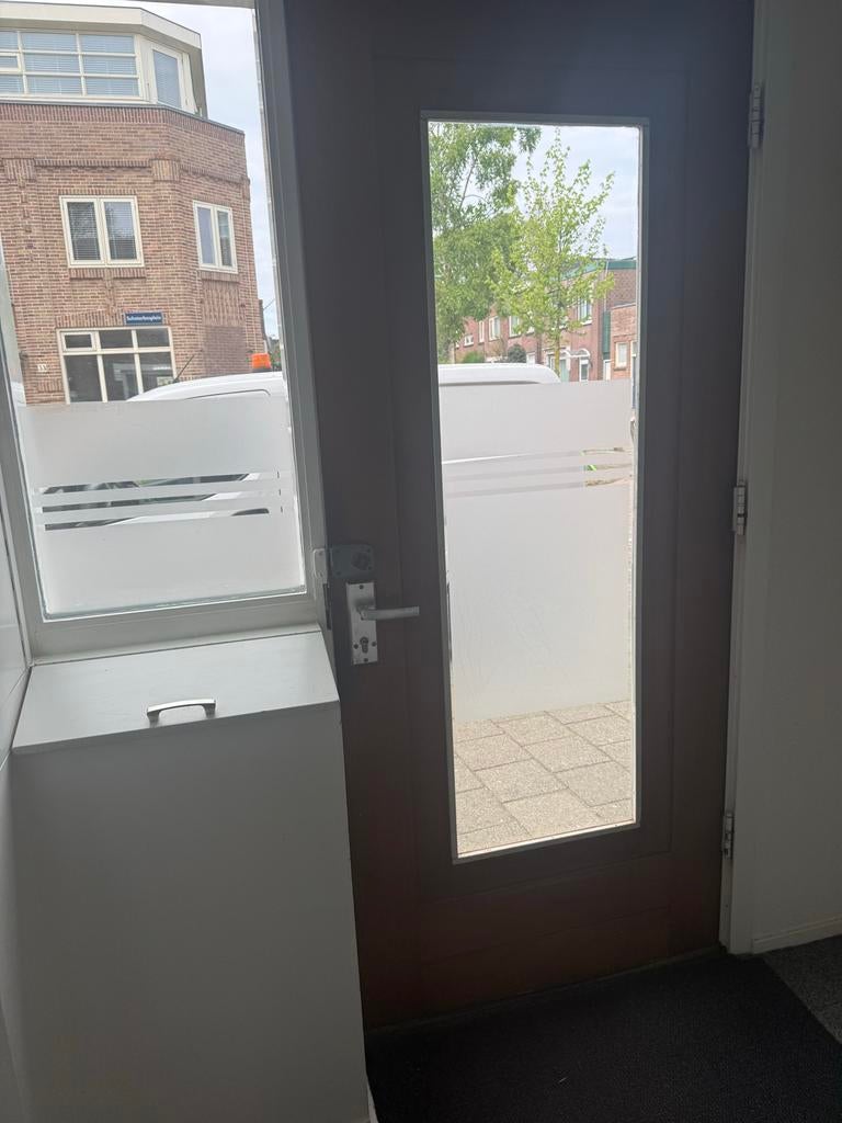 Ruimte van 20 m² met eigen opgang, Huur, Praktijkruimte