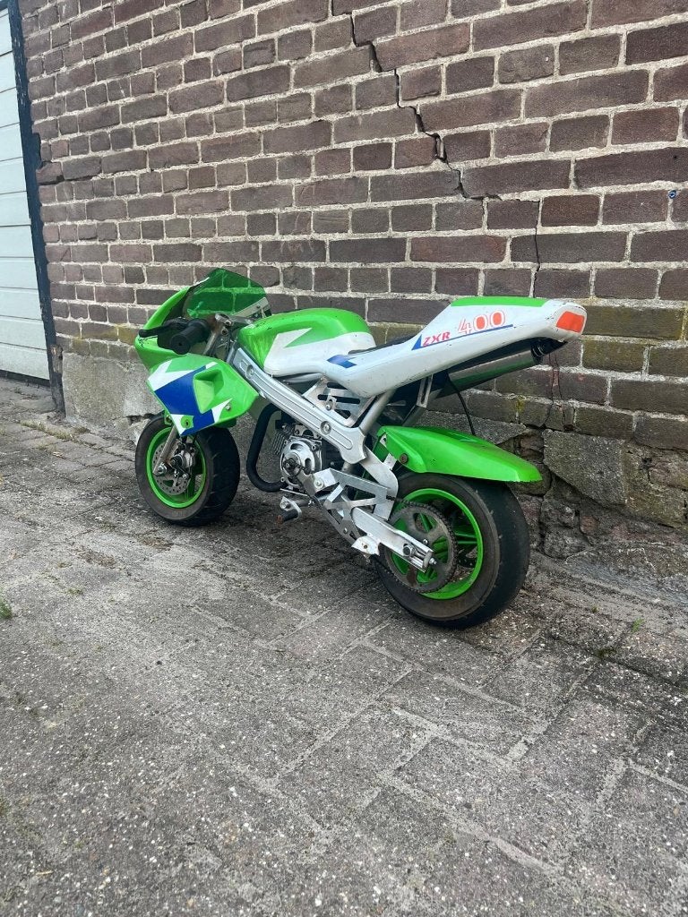 Mini bike 50cc kawasaki groen wegracer start en rijd goed., Ophalen, Gebruikt, Overige typen, Minibike