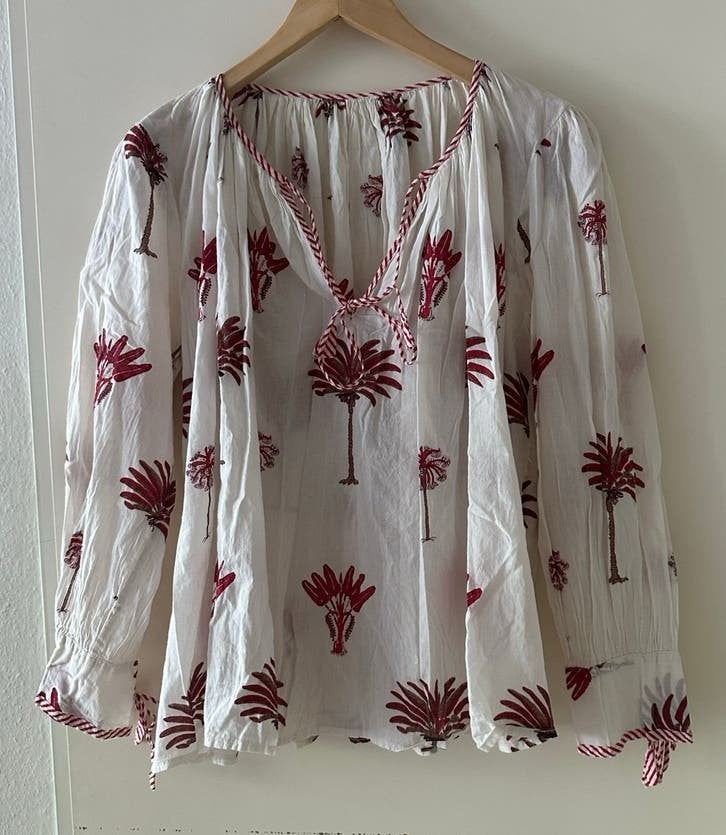 Antik Batik Palmio Blouse - Rode Palmbomen Print, Kleding | Dames, Ophalen of Verzenden, Zo goed als nieuw, Maat 36 (S)