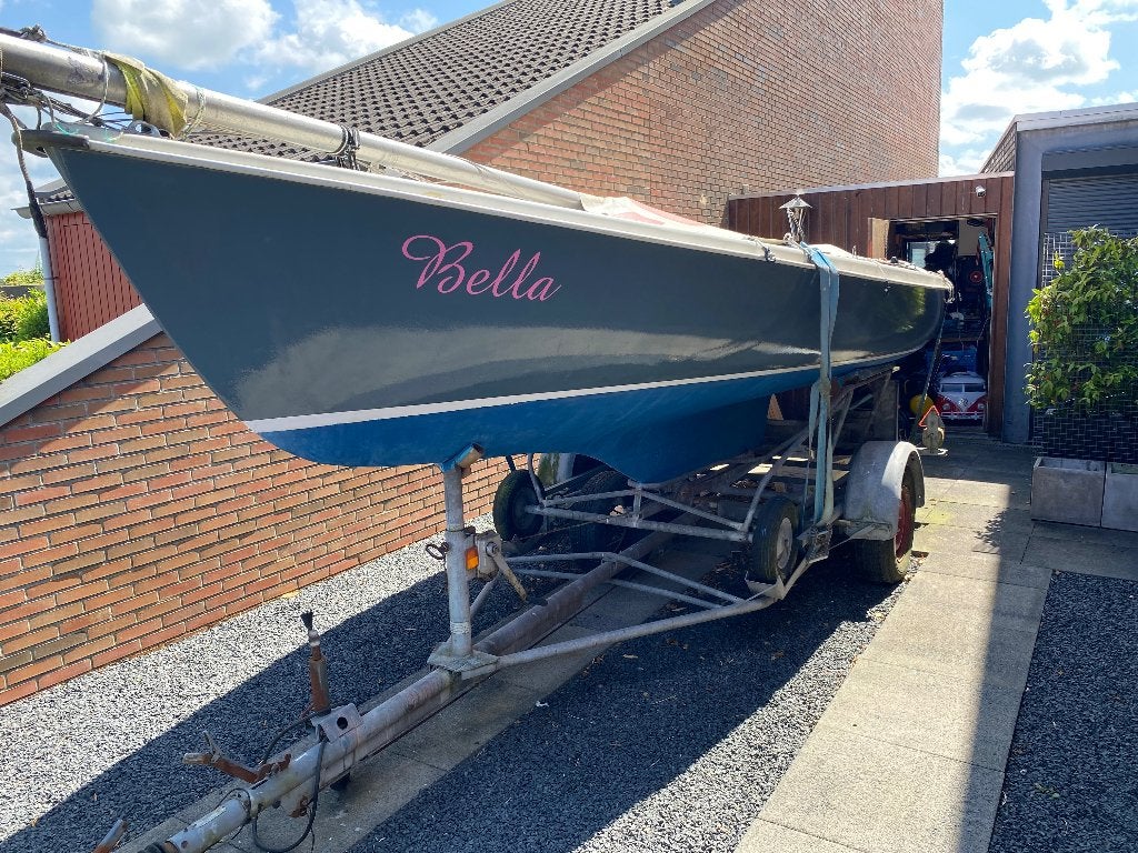 bootje met trailer, Ophalen of Verzenden, Gebruikt, Overige typen, Zeilboot