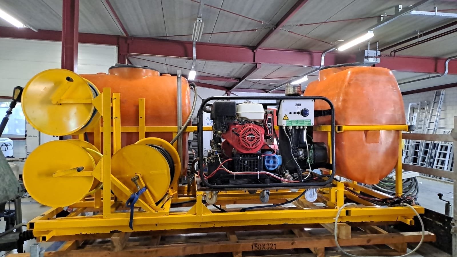 Warm water reiniger met Honda motor en osmose tank, Ophalen