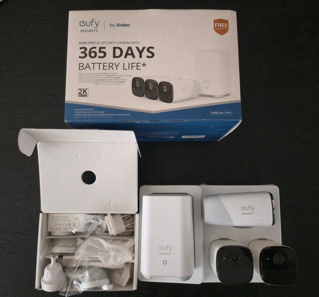 eufyCam 2 Pro 3+1 Kit (HomeBase + 3 2K Camera's), Audio, Tv en Foto, Videobewaking, Ophalen of Verzenden, Zo goed als nieuw, Buitencamera