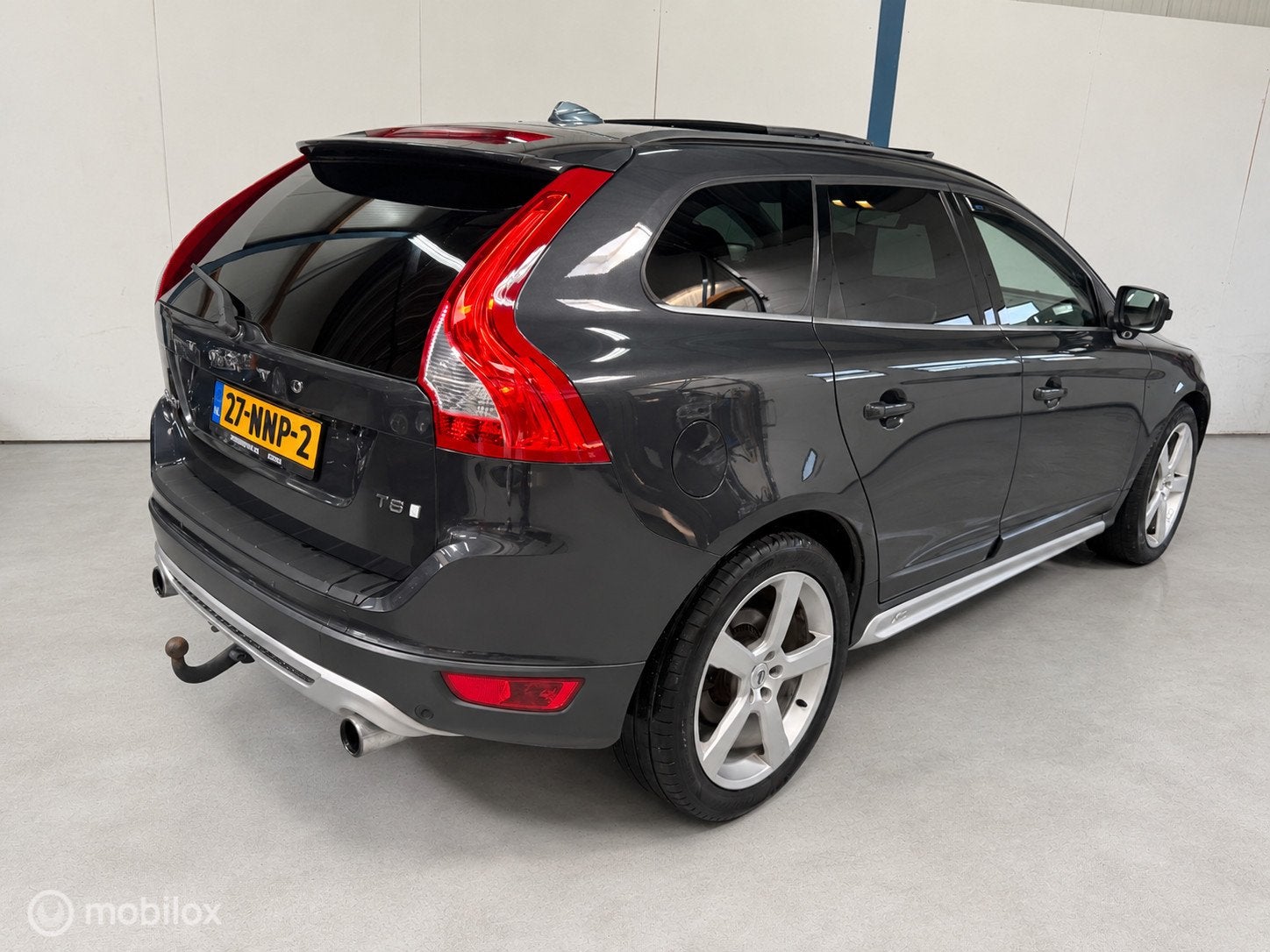 Volvo XC60 3.0 T6 AWD R-Design NL-AUTO / PANO / ACC, Auto's, Automaat, Euro 5, Gebruikt, 2953 cc