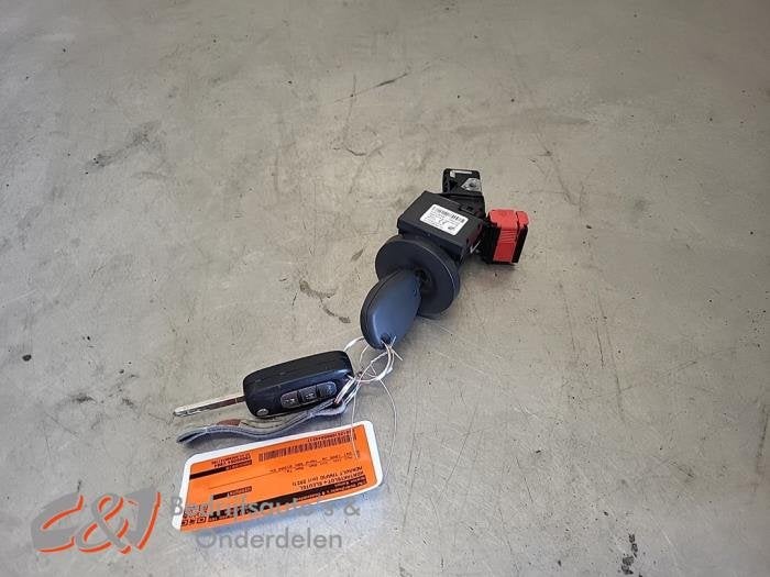 Kontaktslot + Sleutel van een Renault Trafic, Gebruikt, -, Renault, -